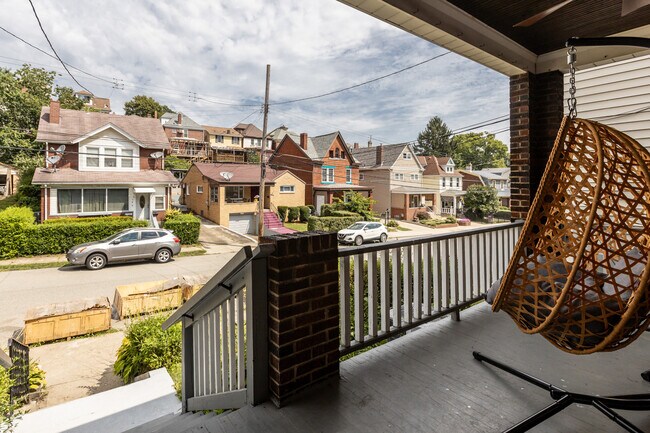 Photo - 746 Loretta St