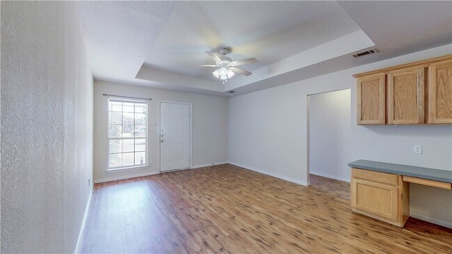 Photo - 1005 Crepe Myrtle Ct