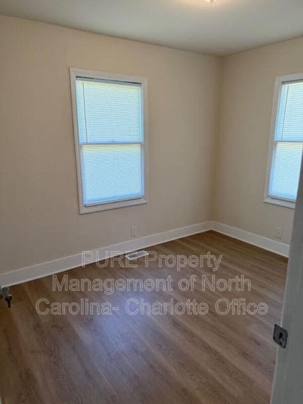 Photo - 1732 Newland Rd