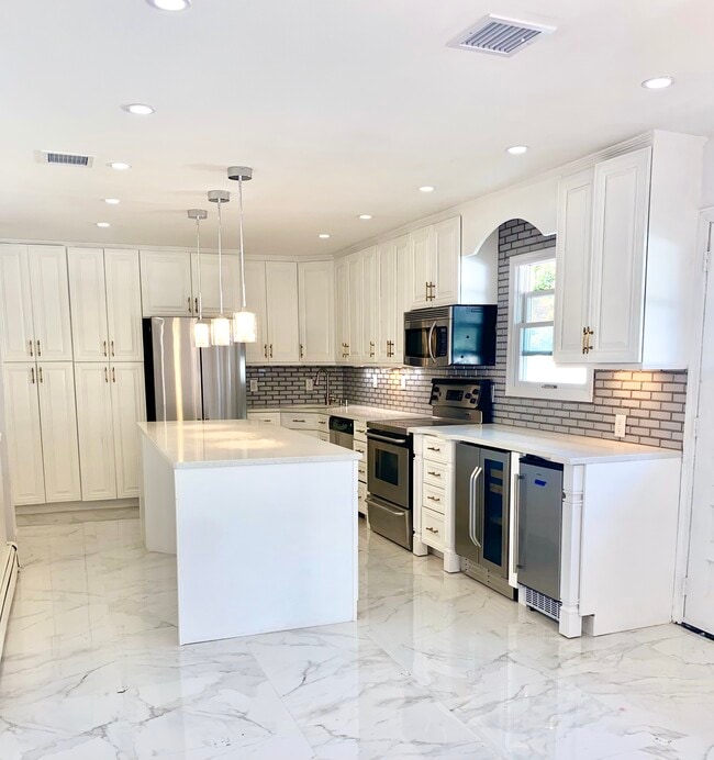 Building Photo - 418 S Marginal Rd Rental