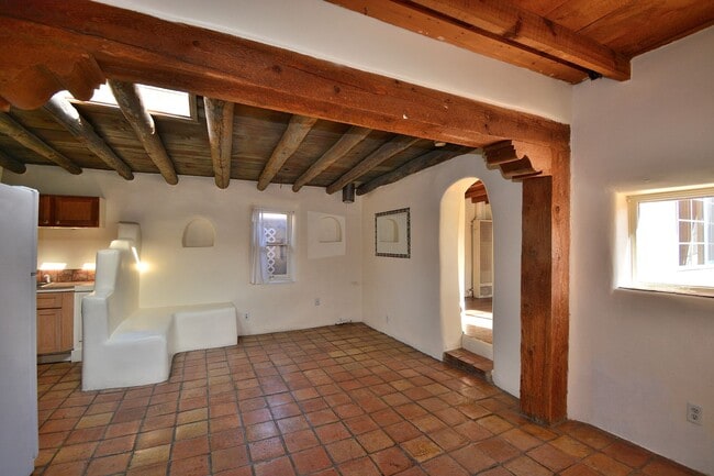 Photo - 142 Duran St