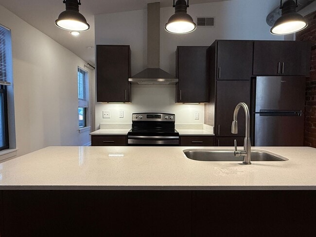 Building Photo - 1207 Main St Unit 2 Rental