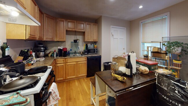 Photo - 24 Maverick St Unit 1-bed