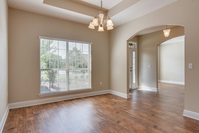 Photo - Spacious 4-Bedroom Home - Winners Gait