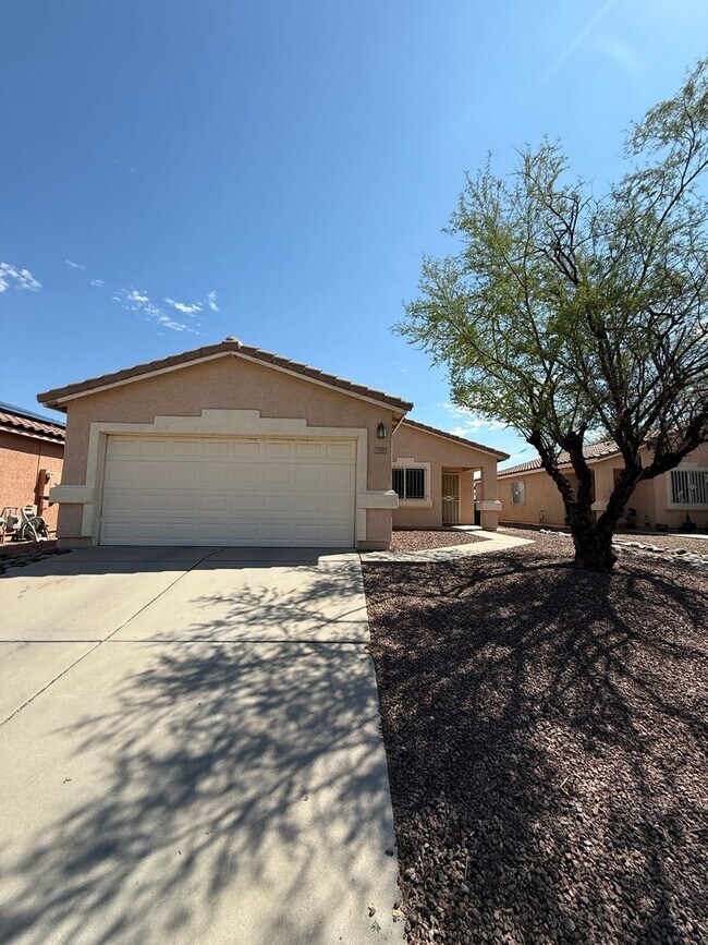 Photo - NEW CARPET! 3 Bed / 2 Bath Single Family H...