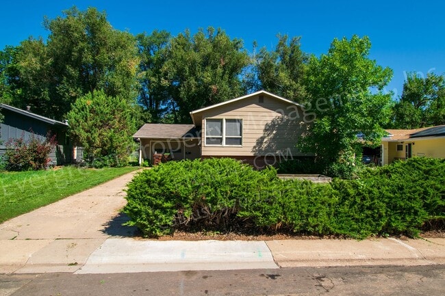 Photo - 1916 Larkspur Dr