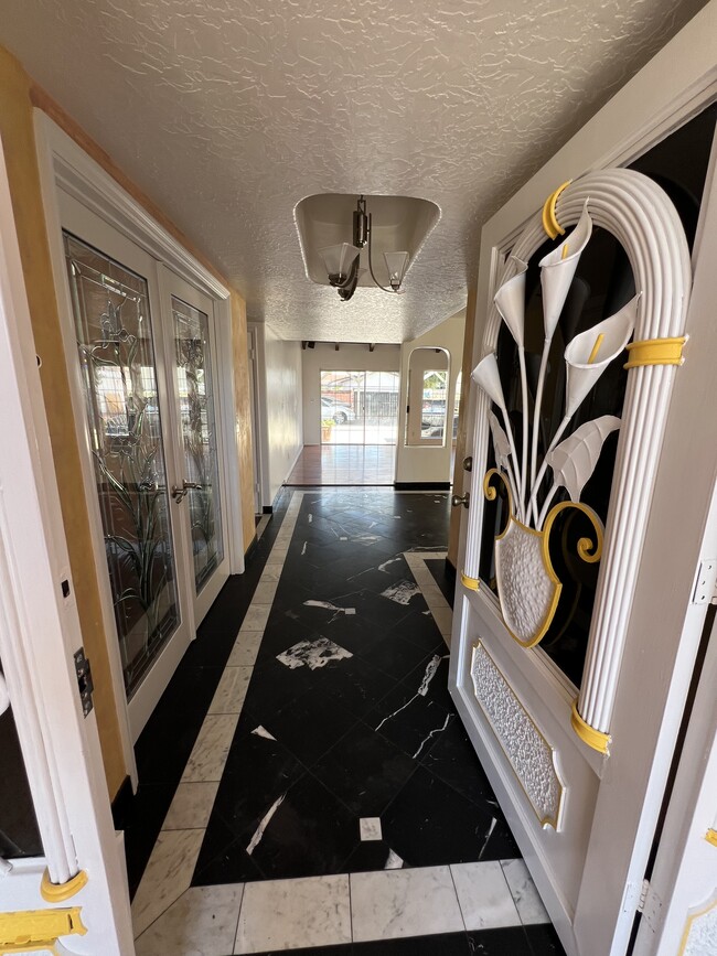 Photo - 10210 Hayvenhurst Ave