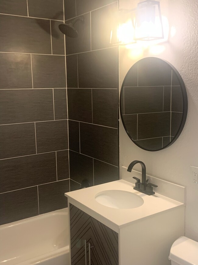 Photo - 2520 W Vista Ave Unidad #D