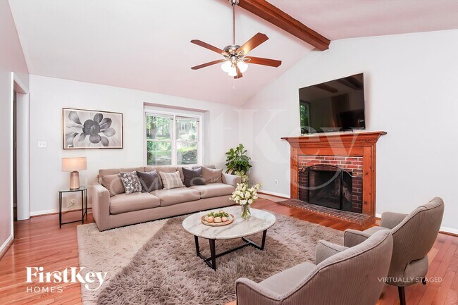 Photo - 322 Amherst Creek Dr