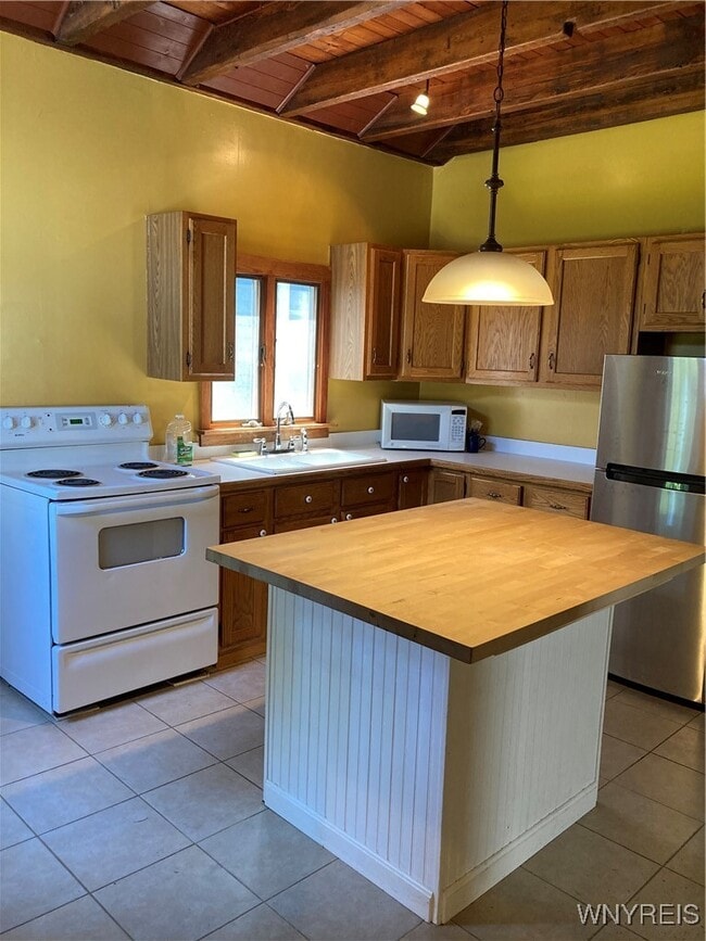 Photo - 21 College St