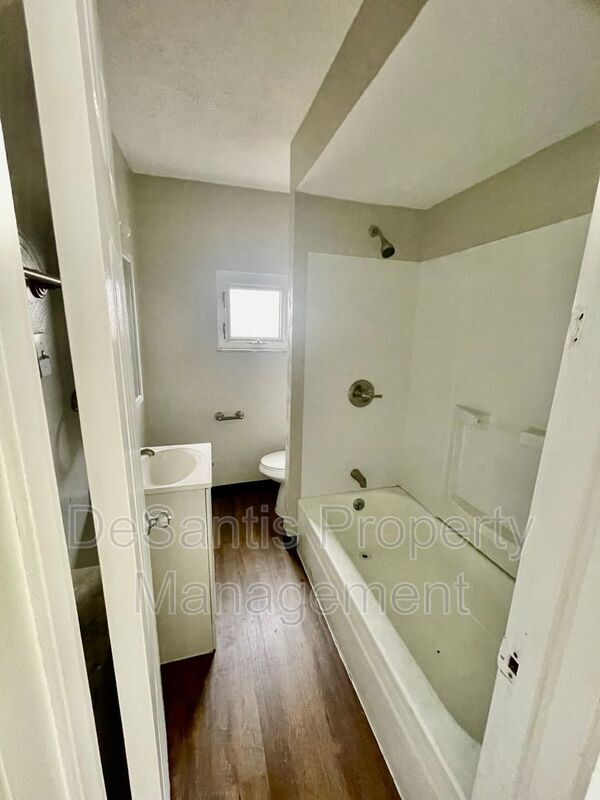 Photo - 120 Kathleen St Unit #2