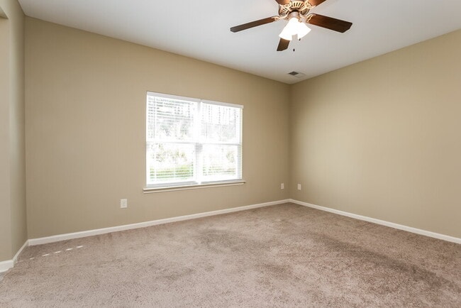 Photo - 110 Hill Crest Cir