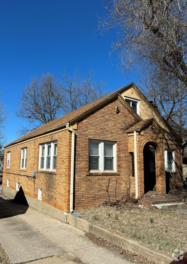 Building Photo - Near Campus Rental