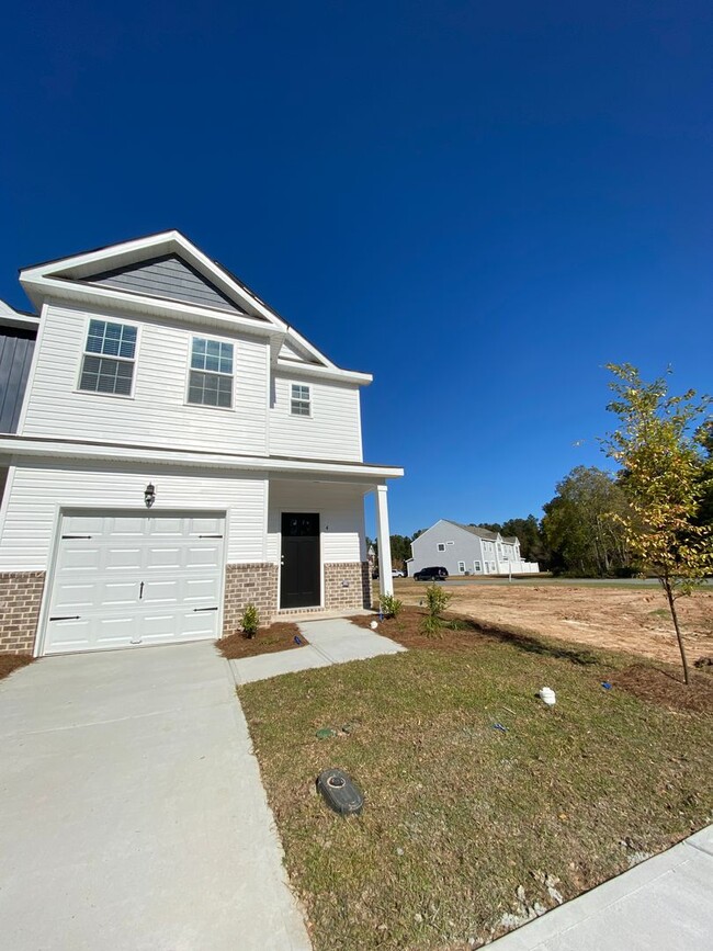 Townhome with garage - Townhome with garage