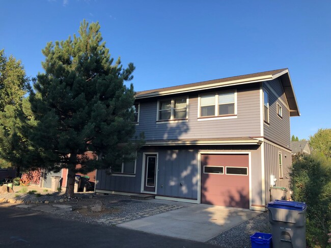 3 Bedroom | 1.5 Bath in Hood River! - 3 Bedroom | 1.5 Bath in Hood River! Casa