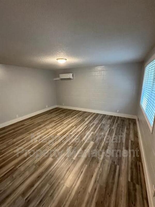 Building Photo - 1608 Fillmore St Rental
