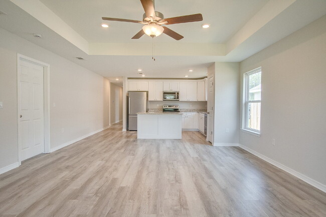 Photo - Modern Comfort Meets Style – Spacious 3-Be...