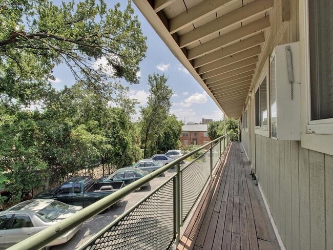 Photo - 304 E 33rd St Unidad 26