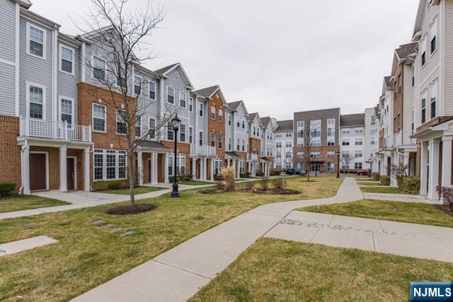 Photo - 22 Veterans Dr