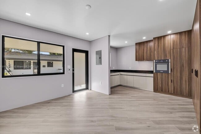 Building Photo - 8931 NE 2nd Ave Unit N2 Rental