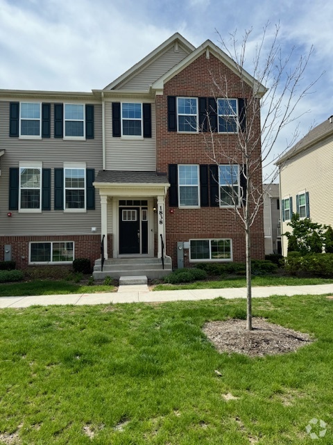 Building Photo - 1838 Kraft Ave Rental