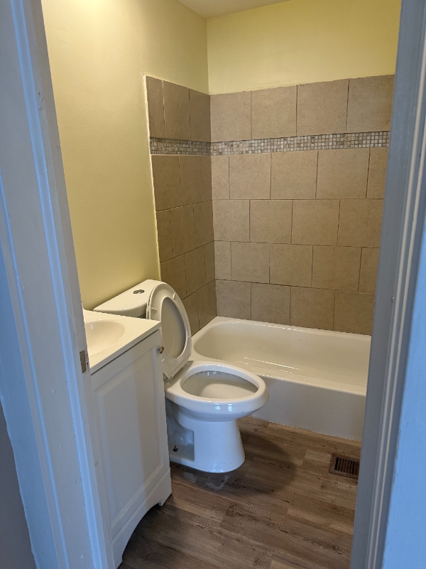 Photo - 3199 W 44th St Unidad 1