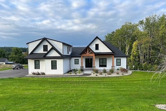 Photo - 222 Brookview Dr