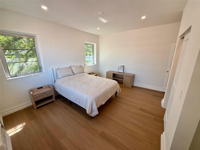 Photo - 1535 West Ave Unidad 1