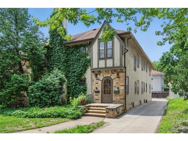 Building Photo - 4948 Lyndale Ave S Rental