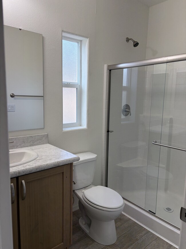 Photo - 2000 E Frontier Ave