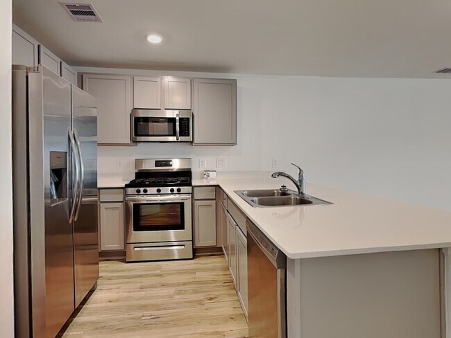 Photo - 18714 Mercer Fls Dr