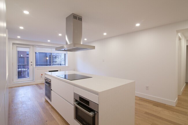 Photo - 3421 Drummond