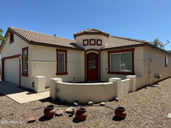 Building Photo - 657 Tanner Dr