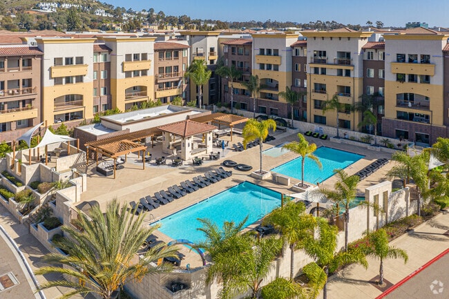 Grand Pool
