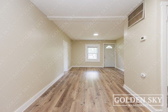 Photo - 1704 W 15th St