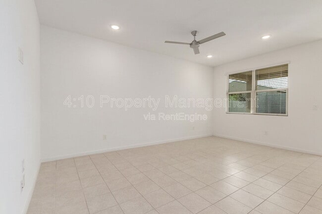 Photo - 35395 W Catalan St