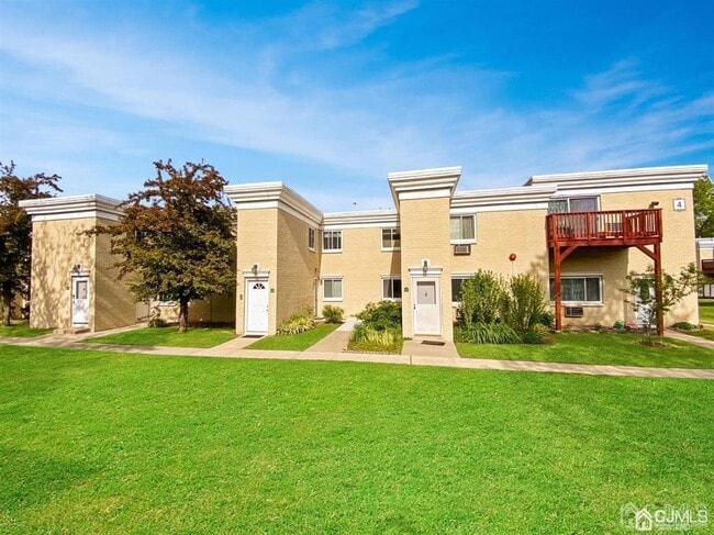 Building Photo - 4 Lake Ave Unit 6B Rental