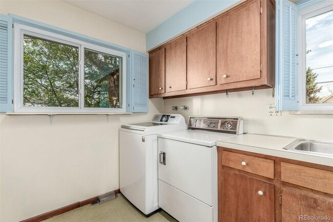 Photo - 680 S Canosa Ct