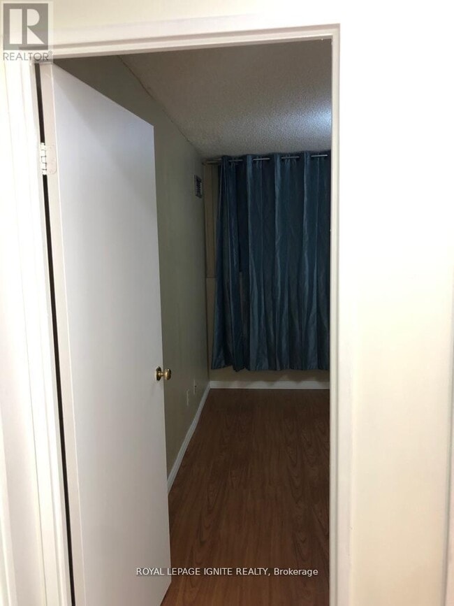 Photo - 3695 Kaneff Crescent Unit 707