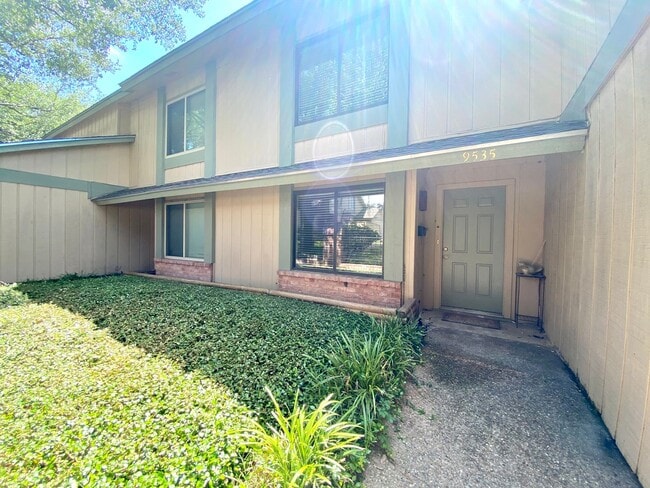 Photo - 3 bedroom w/ attached Garage!