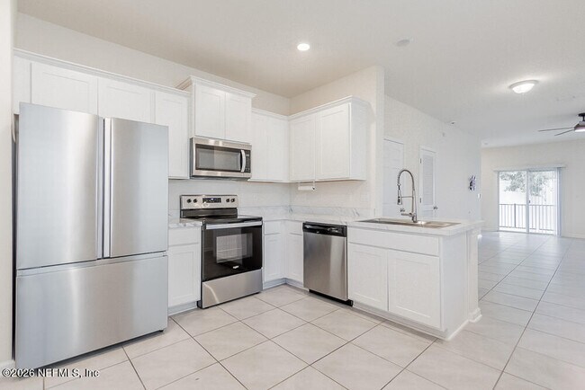Photo - 845 Observatory Pkwy