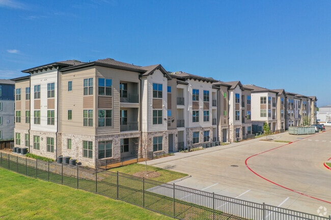 Building Photo - Elan Keller Ranch Rental