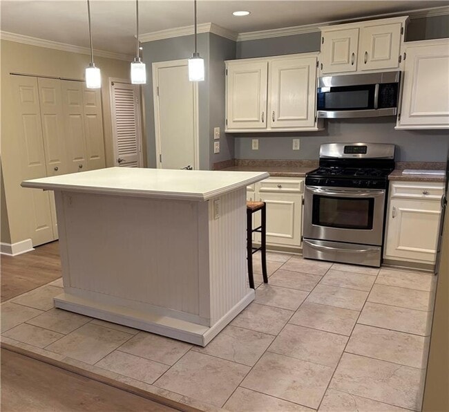 Photo - 1914 Powers Ferry Trce SE