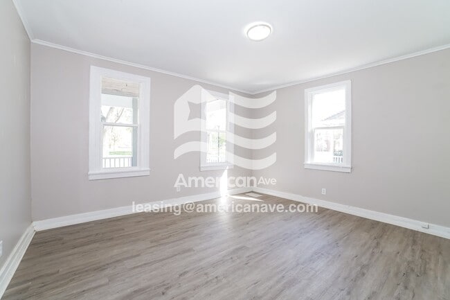 Photo - 910 NE Monroe St