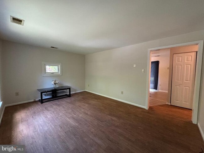 Building Photo - 11850 Clifton Dr