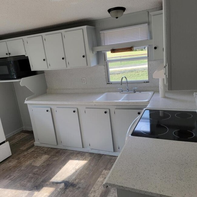 Photo - 1450 Broad St