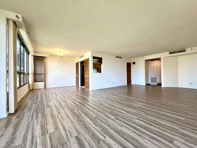 Photo - Punchbowl- Continental Plaza: Large 2BR, 2...