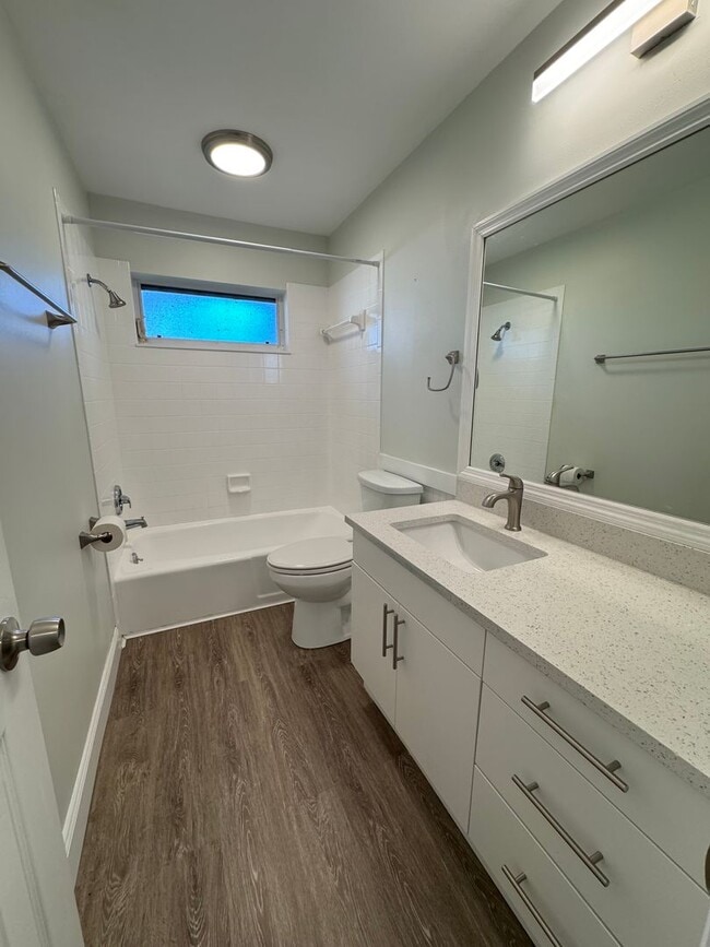 Photo - AVAILABLE NOW!  2 Bedroom 2 Bath Duplex wi...