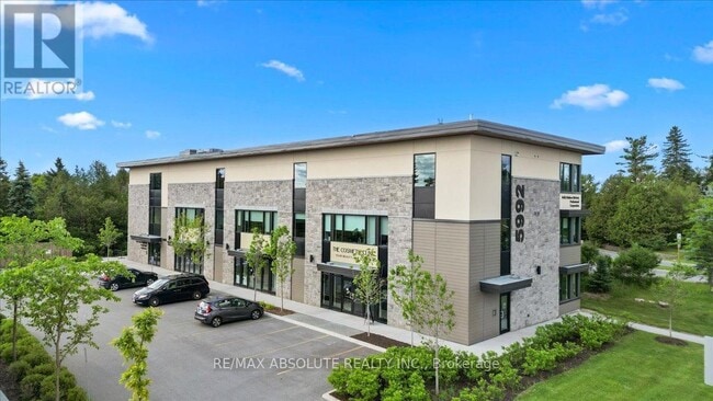 Photo - 5992 Hazeldean Rd