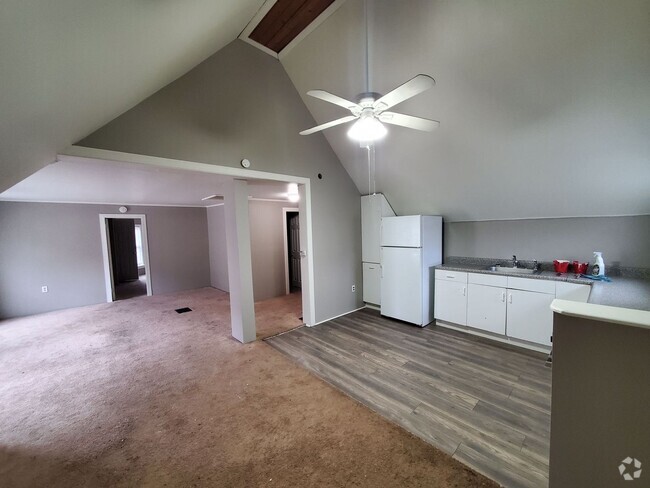 Building Photo - 8 Linwood Pl Unit 8.5 Rental